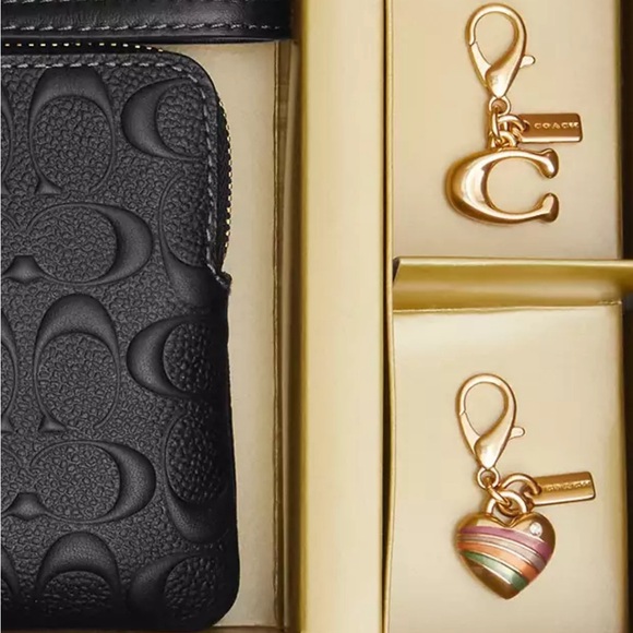 Coach Corner Zip Wristlet In Signature Leather with Charms - New in Box - Picture 3 of 7